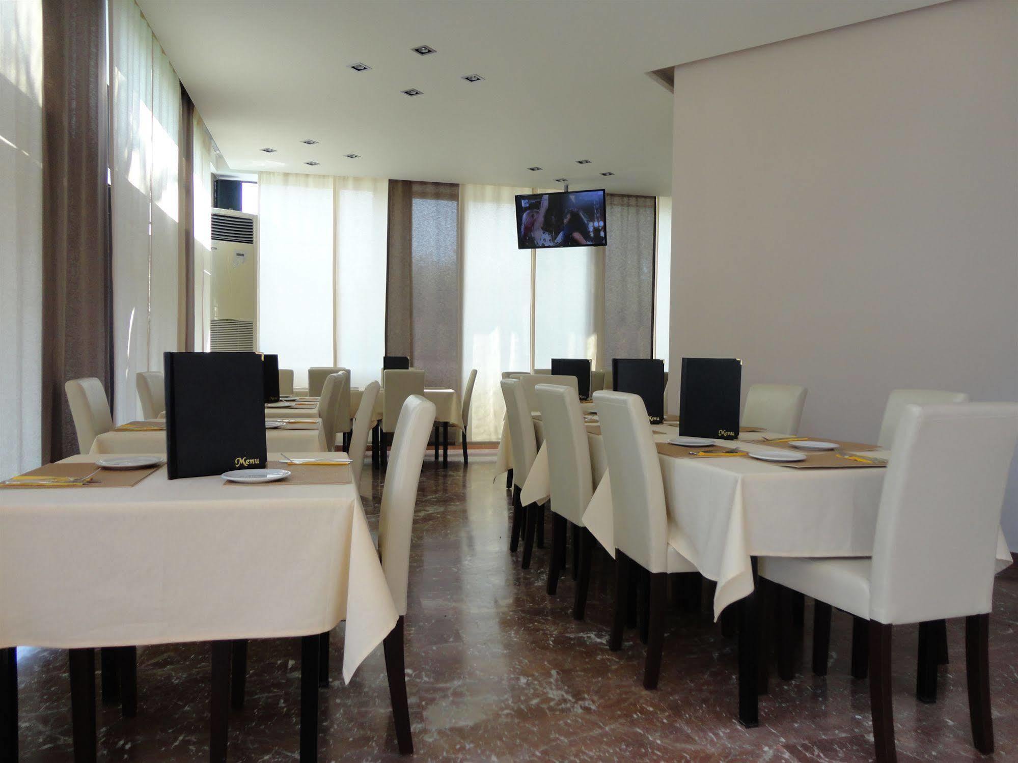 Morfeas Hotel Kavos Ngoại thất bức ảnh