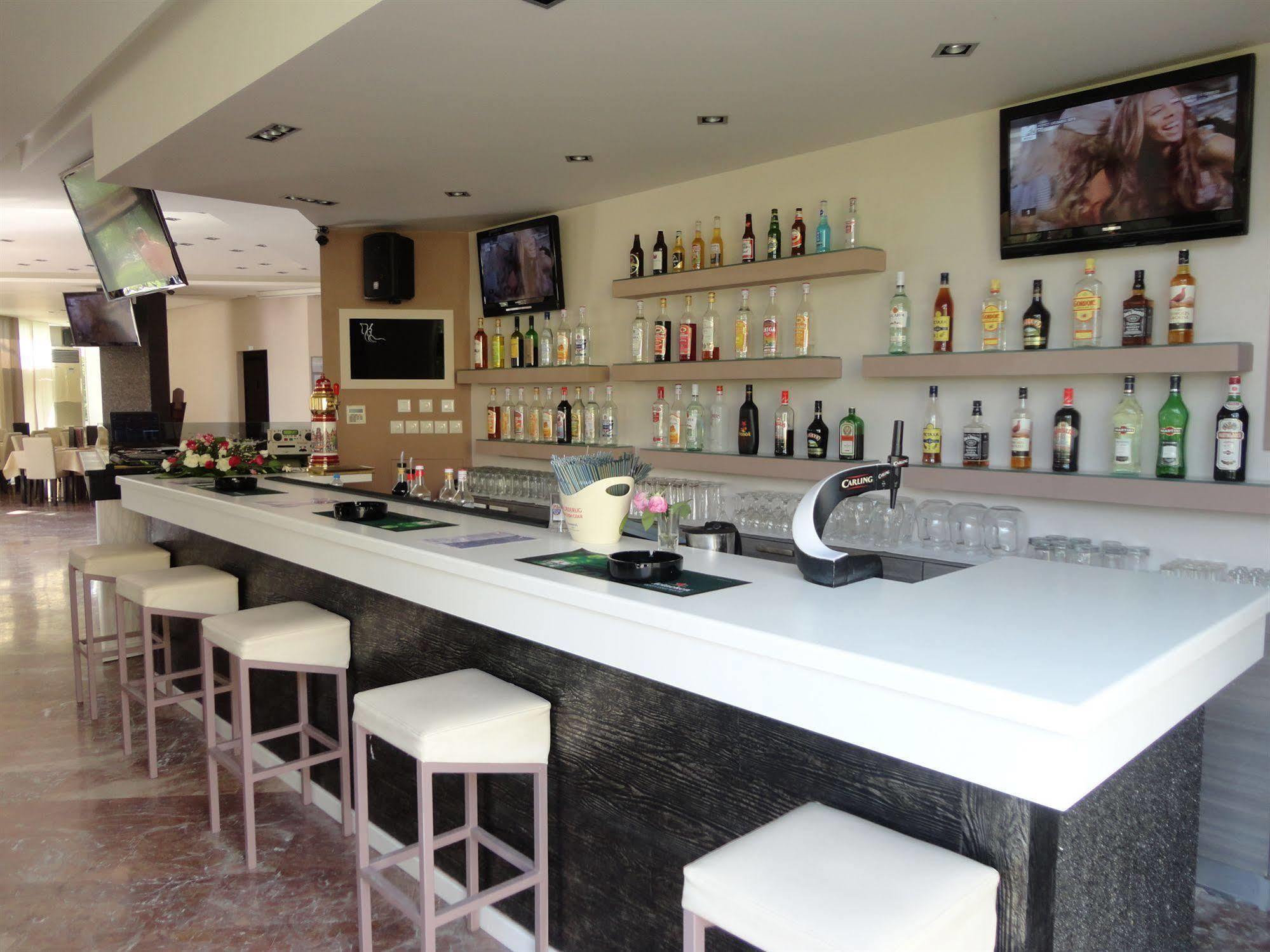 Morfeas Hotel Kavos Ngoại thất bức ảnh