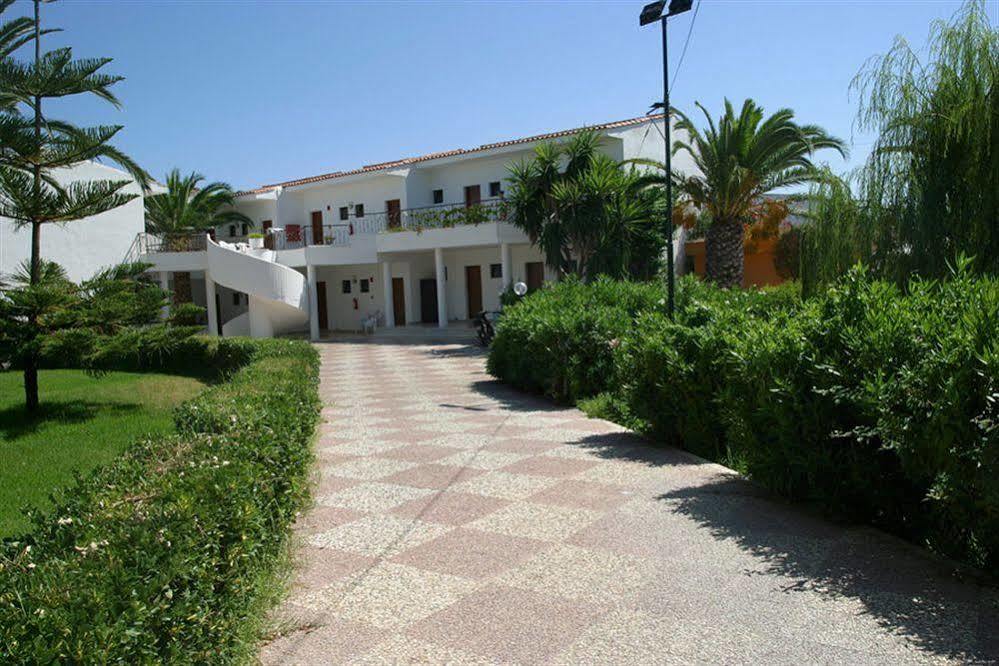 Morfeas Hotel Kavos Ngoại thất bức ảnh